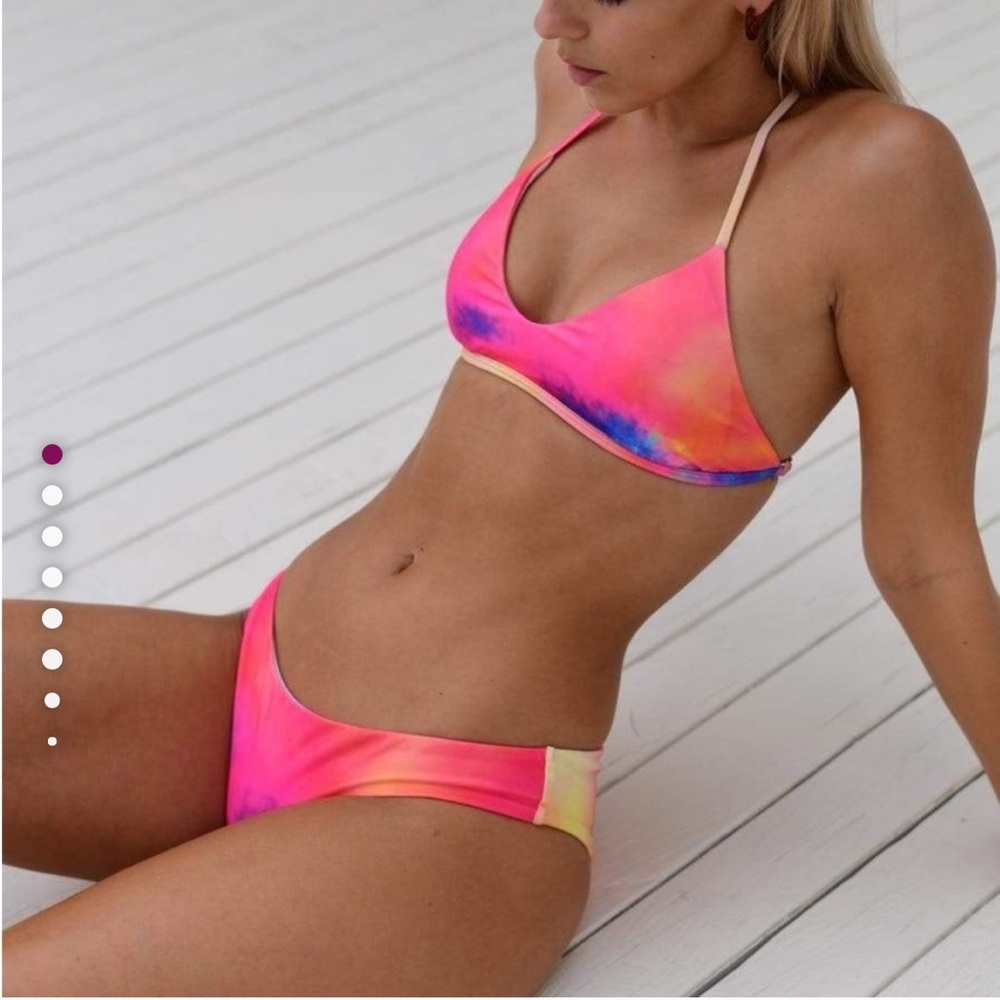 NWT Plumeria bikini set trouble in paradise sunrise tie dye print 32/34 DD med